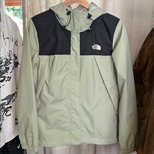 The North Face Black and Light Green Hooded Jacket women’s Small